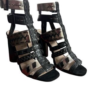 Donald / Pliner Galdiator Stlye Sandals